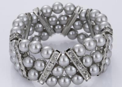 China Diamante de tres filamentos y venta al por mayor gris de la bisutería de la pulsera de la perla en venta