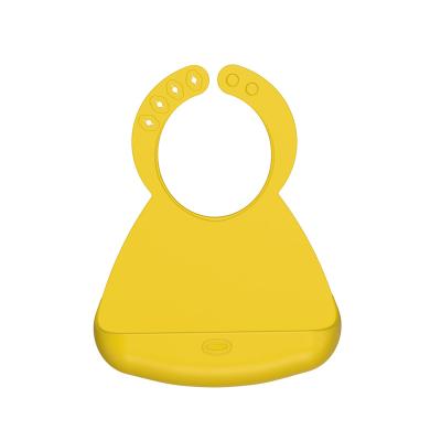 China Hot Selling Comfortable Waterproof Durable And Easy To Clean 2021 Custom Made Food Grade Silicone Baby Bib Set for sale