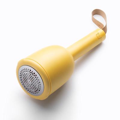 China Small Hand Grip Price Easily Suck Away Desktop Cleaner Small Mini Handheld Keyboard Vacuum Cleaner Cordless for sale