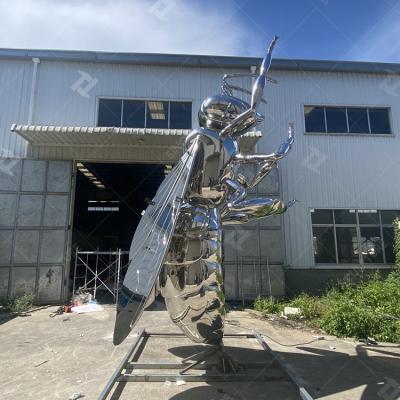 China Stainless Steel Sculpture Bee With Mirror Polishing for sale