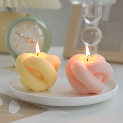 China Natural Soy Wax Knot Candle Ins Shape Natural Soy Wax Candles Geometry Knot Ball Scented Candle With Box Packing for sale