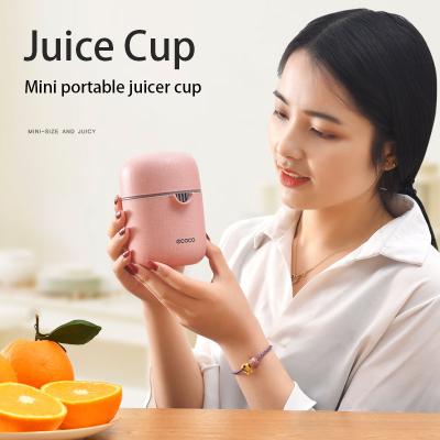 China Small Portable Juice Cup Household Fruit Squeezer Lemon Orange Orange Squeezer Simple Simple Manual Squeezer for sale