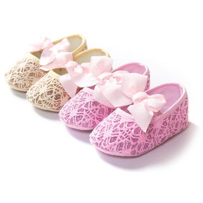 China Lightweight Anti-slippery Newborn Ballet Shoes Girl Lace Design Ballet Flats With Bows Soft Princess Infant Walking Shoes Casual Baby Shoes for sale