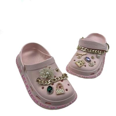 China Clog Charms Women's Fashion Clog Pins Chains Slippers Metal Casual Accessories Clog Charms Tilted Decoration Shoe Pins Shiny Metal for sale