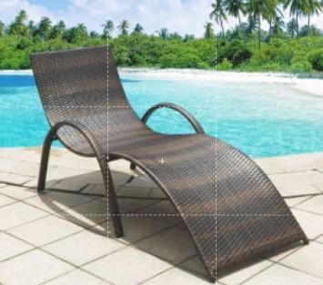 China Waterproof Beach Lounger Bed Outdoor Rattan Lounge with Two Different Weaving Styles for sale