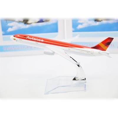 中国 コロンビア赤くおよび黒い A330 Avianca の航空機は 16CM/机キットを模倣します 販売のため