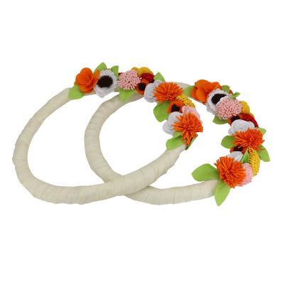 China Hot Selling Decoration Family Holiday Decorations Felt Flower Handmade Decorative Garlands For Wall Door Decoration for sale