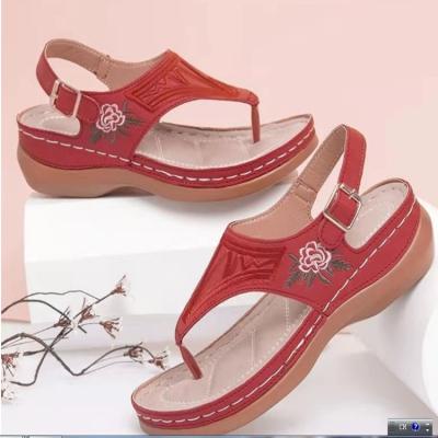 China Fashion Trend Sandal Wedges New Summer Fashion Leisure Embroidery Clip Toe Flip Flop Buckle Thick Bottom Lifted Women's Beach Sandals for sale