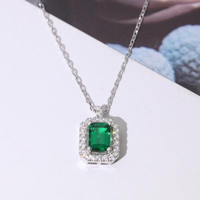 China Fashionable classic women's green jewelry 2020 925 square silver pendant necklace for sale