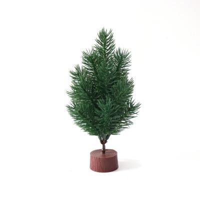 China Christmas Mini Tree Table Christmas Decoration Plastic Floral Tree Mini Snowy Tree Ornament Artificial 20 cm Greenery Plants for sale