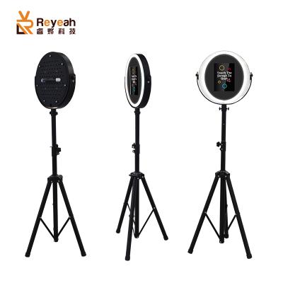 China Indoor Amazing Hot Sale Photo Booth Machine Ipad Wedding Photo Booth Props for sale