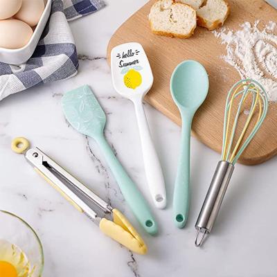 China 2022 Viable New Multifunctional Baking Tool Kit Kitchen Cooking Simple Efficient Practical Cookware With Spatula And Pouch for sale