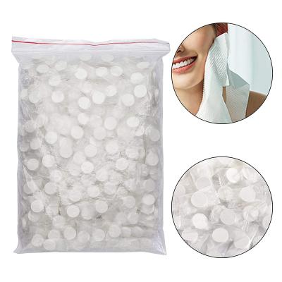 China Portable Compressed Face Towel Wet Cloth Coin Face Towel Travel Compressed Nonwoven Nonwoven Cleaning Towel for sale