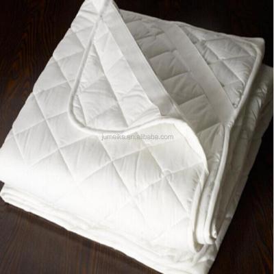 China Waterproof Luxury Quilted Bedspreads, Anti-Slip Waterproof Mattress Pad, Thin Mattress Good Sleep Topper, BSCI, OEKO-TEX100 for sale