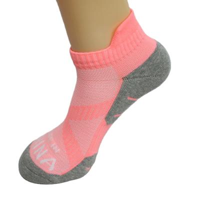 China Breathable Women's Sports Socks Basketball Socks Short Stocking Cut Four Seasons Professional Sweat-absorbent Short Tube Running Socks for sale