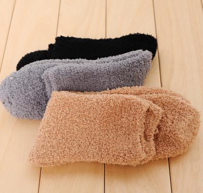 China High Quality Snow Pattern Long Fuzzy Socks Winter Warm Home Men's Antibacterial Fluffy Socks Men's Antibacterial Stockings for sale