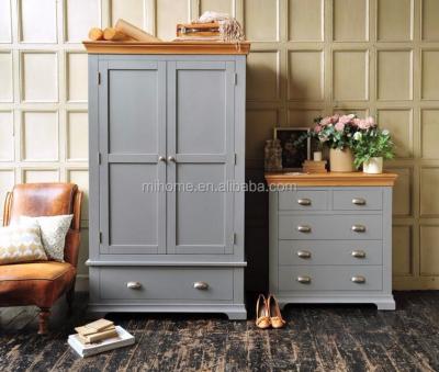 China Design Antique Bedroom Wardrobe Solid Wood Solid Wood Wardrobe for sale