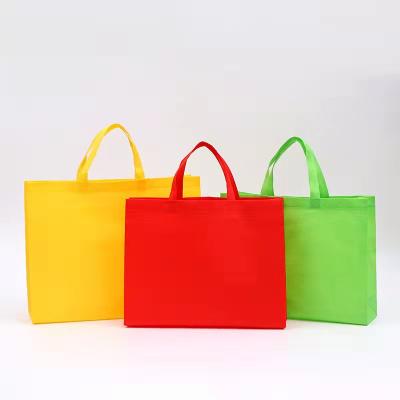 China Recyclable PP Non - Woven Bag A Variety Of Colors Can Be Customized Size Patterns for sale