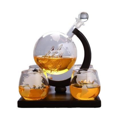 China Modern Competitive Price Decanter Whiskey Globe Shape Wine Decanter Set for sale