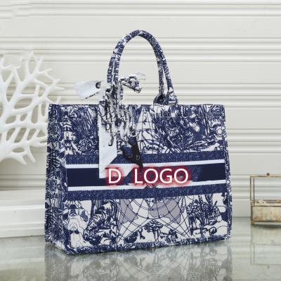 China Wholesale 2022 Fashion Letter Canvas Lady Luxury Handbag Online Fashion Bag Celebrity With Tote Bags For Women for sale