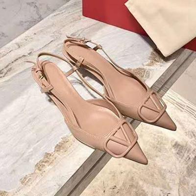 China New fashion trend V-house metal buckle heels and thin back sandals with pointed toes fashion leather sandals and thin heels slippers for women for sale