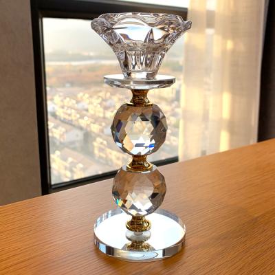 China Europe 2021 Hot Sale High Quality K9 Crystal Crafts Candlestick Wedding Decoration With Metal Coin for sale