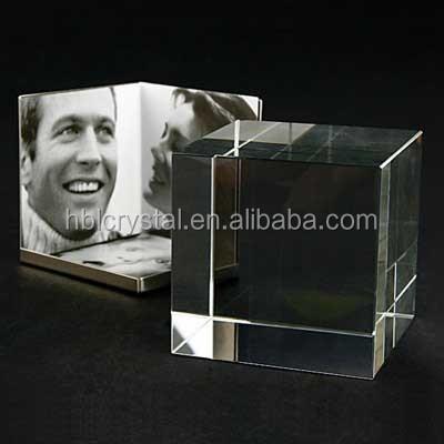 China Cube Crystal Photo Frame in Europe HBL Fashion Design for Souvenir Gifts for sale