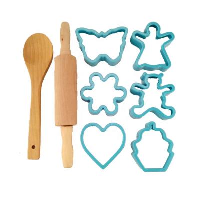 China Viable High Quality Plastic And Wooden Baking Tool Kit Cookie Cutter Set for sale