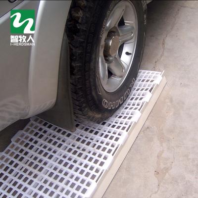 China Strong Poultry House Poultry Slat Flooring Plastic Load Bearing Floor For Chicken Farm for sale