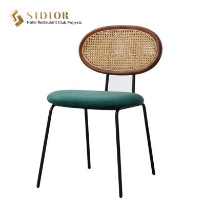 China silla de cena de madera sólida de la altura de los 78cm con las piernas del metal en venta