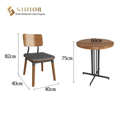 China Milieuvriendelijke Black metalkader het Dineren Stoelen 82cm hoogte Stevig Hout Te koop