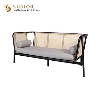 China La rota del ODM tapizó completamente la longitud al aire libre de Sofa Solid Wood el 1.8m en venta