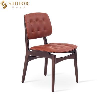 China Moderne Klassieke Rode Faux-Leer het Dineren Stoelen 58cm Breedte Stevige Houten Benen Te koop