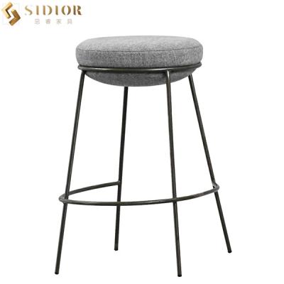 China A barra contemporânea dos pés do metal preside Grey Fabric Bar Stools moderno H65cm à venda