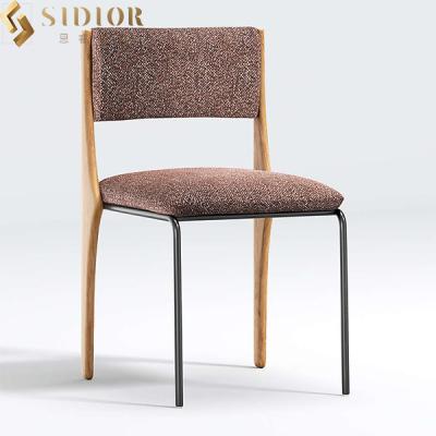 China H83cm Noordse Stof Luxe Beklede het Dineren Stoelen met Stevige Houten Benen Te koop