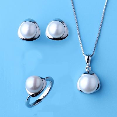 China Best Price CLASSIC Tasty Silver Top Grade Button Shape Natural Frewshwater Pearl Set Pendant Rhodium Silver Plated For Present for sale