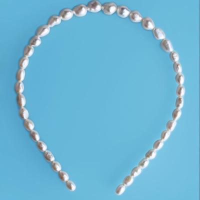 China 2020 fashion unique brass PEARL wholesale natural rice form natural freshwater pearl headband for bridal shower for sale