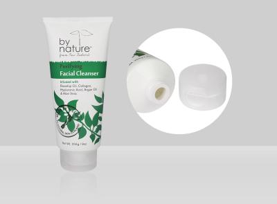 Cina Tubo cosmetico personalizzato da 150-400 ml D55mm Tubo detergente per il viso in plastica per spremere vuoto con flip top in vendita