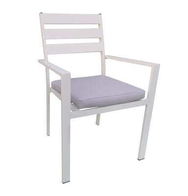 Chine En581 empilement extérieur en aluminium adapté aux besoins du client de largeur de la chaise capitonnée 56 cm à vendre