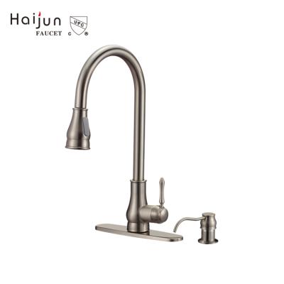 China Thermostatic Faucets cUpc Water-saving Pull Out Single Handle Water Faucet Supplier for sale