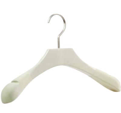 China luxury & Good Quality Wooden Hanger Lady YT Level Wooden Coat Hanger With Velvet Covered Shoulder for sale