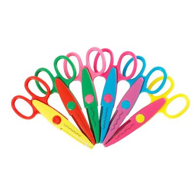 China Universal Cut Stocked DIY Kids Paper Cutting Student School Scissors Serrated Balde Craft Safety Scissors For Kids for sale