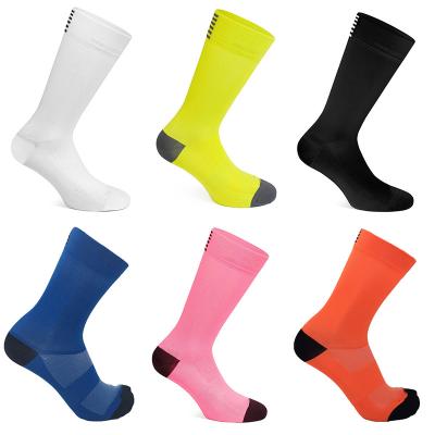 China Professional Training Sports Breathable Sweat-absorbent Socks, Running Gym Hiking Cycling Summer Sports Breathable Socks for sale