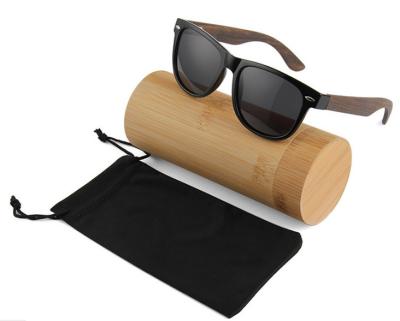 China 2019 Fashion Classic Fashion Design Classic Sunglasses with Bamboo Legs and Box for sale