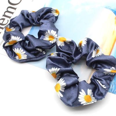 China 100% Silk Scrunchies Fashion Head Hair Bands Satin Hair Bands Luxury Wholesale Silk Hair Scrunchies Rubber Bands With OEKO-TEX100 for sale