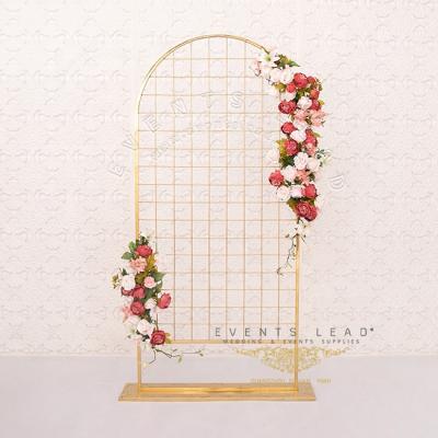 China Durable Exquisite Gold Screen Mesh Shape New Design Wedding Backdrop Panel for sale