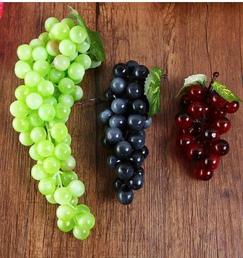 China Europe Artificial Fruit Decorative Artificial Grapes Bind Plastic Grape Bunch for sale