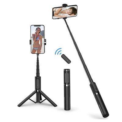 China Hot Sale M18 Wireless Stick Hanheld Phantom Selfie Stick Multifuntion Mobile Vlog Selfie Selfie Stick Tripod Phone Holder Amazon With Remote for sale