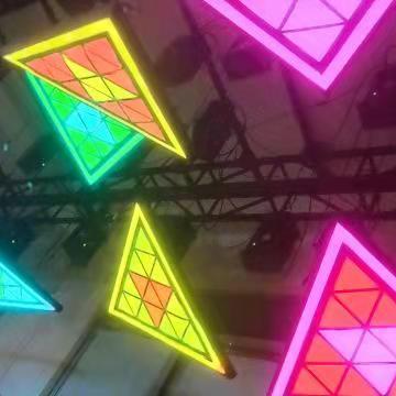 China Hotel Rigeba Disco DJ Led Triangle Lifting Light For Events Show for sale