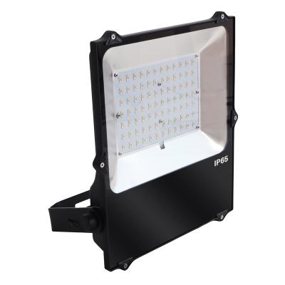 China Outdoor IP65 SMD landscape led flood light rgbcct color 150w solar led flood light for gardens for sale